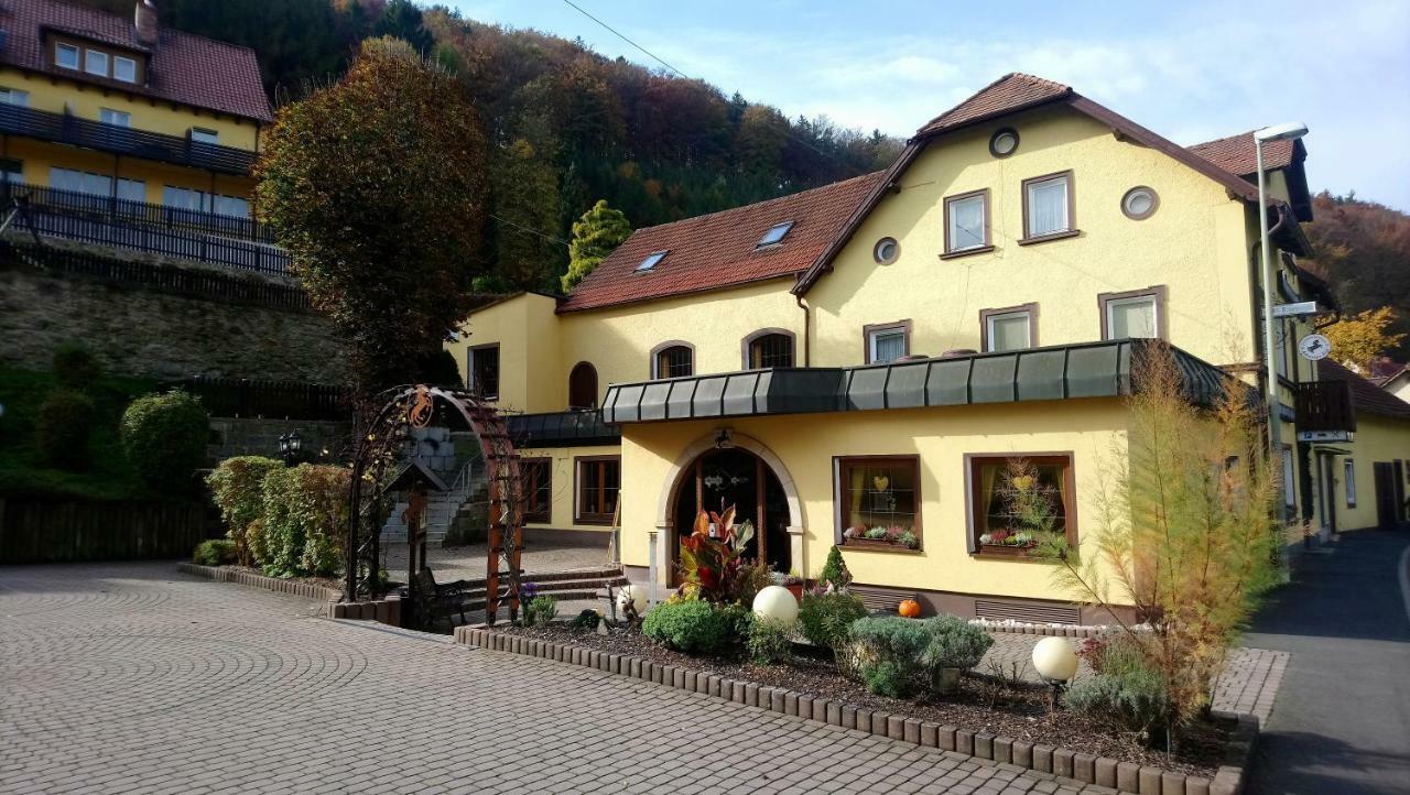 Gasthof Hotel Schwarzes Ross باد بيرنك ام كيش المظهر الخارجي الصورة